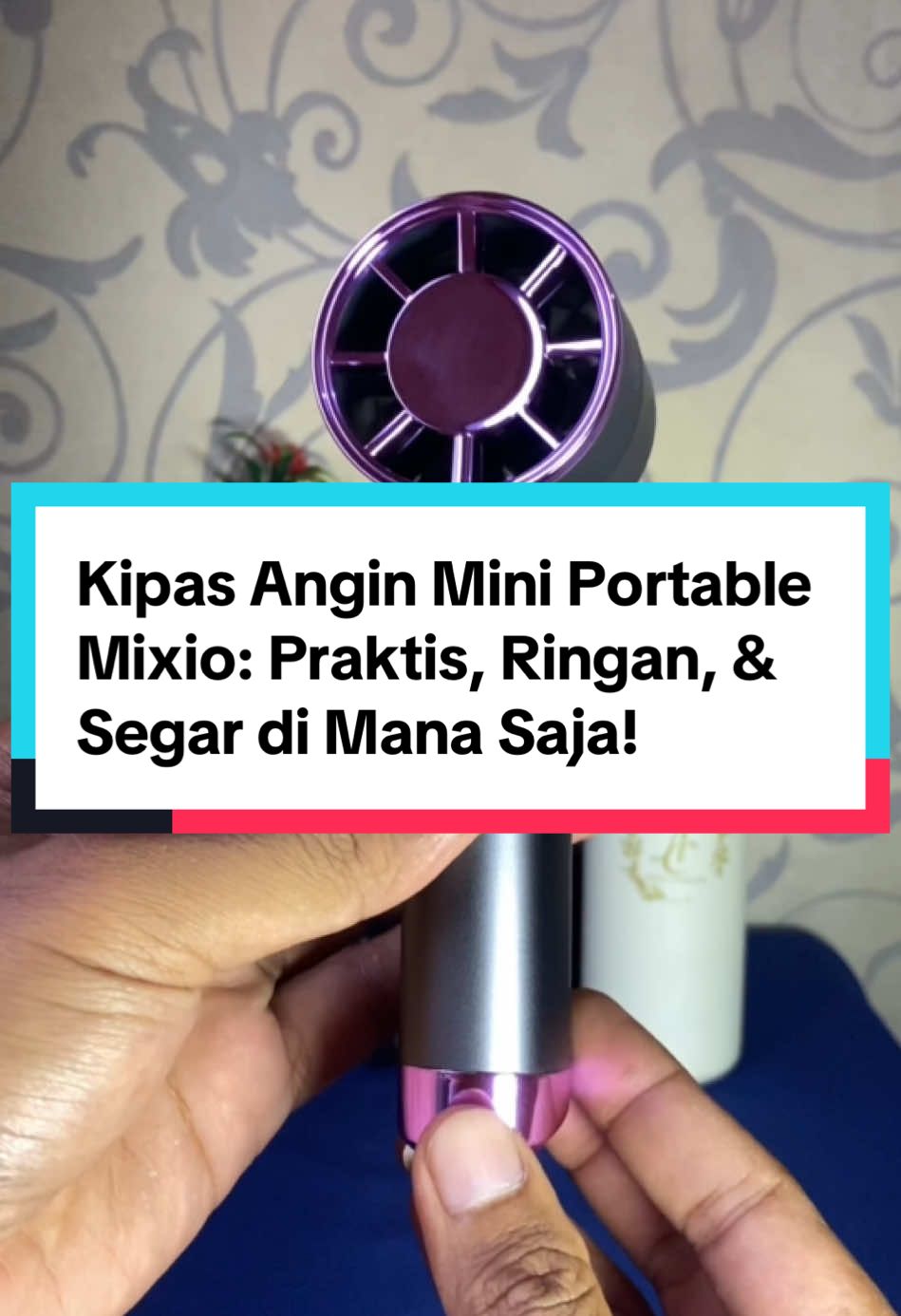 Kipas Angin Mini Portable dari Mixio, solusi praktis untuk udara segar di mana saja! Desain ringan dan ringkas, mudah dibawa ke mana pun. Hemat energi, angin kencang, dan cocok untuk aktivitas indoor maupun outdoor. Tetap nyaman dan sejuk kapan saja dengan Mixio!  #KipasAnginMiniMixio #PortableDanPraktis #SejukDimanaSaja #AnginSegar #KipasHematEnergi #KenyamananMaksimal #KipasPortable #TetapDingin