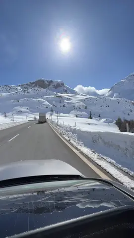 Julierpass part 2 #julierpass #graubünden #switzerland #schweiz #aussicht #view #natur #nature #beatifulview #ausflug #ausflugsziel #berge #mountain #mountaindrive #mountainlovers #berg #bergliebe #drive #wanderlust #wandern #snow #schnee 