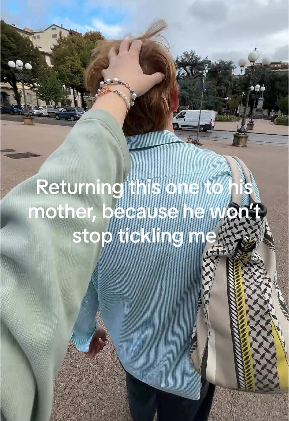 But he carries my bag soooo 🙄🥰🥰                                 #firenze #tickling #boyfriend #silence #italy #efterårsferie #notfunny #notfun #nope #foryoupage #foryou #fyp #viral #viralvideo #vira #viralvideos #fy #viralvideos 