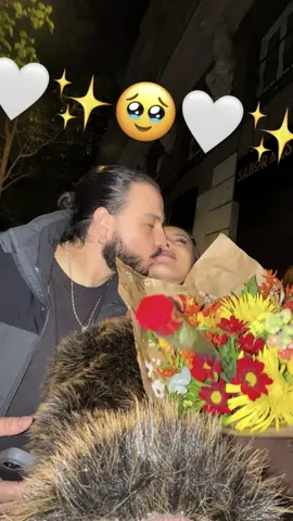 La bonita declaración de amor de #MarcosTerrones a #AlbaDiaz durante su concierto 💕  #oddliquor #oddliquormusic #albadiazmartin #vickymartinberrocal 