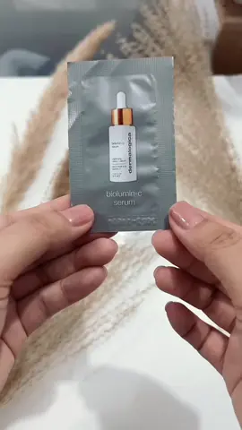 Sự khác biệt giữa Serum C Dermalogica với các Serum C khác trên thị trường chính là thành phần và công nghệ vì vậy hấp thụ tốt hơn , hiệu quả cao hơn , cô đặc gấp 3 lần , giúp hạn chế nếp nhăn , da săn chắc , vết thâm mụn , nám , tàn nhang da k đều màu #dermalogica #bioluminC #lamsang 