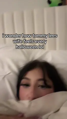 not the lips on the blanket