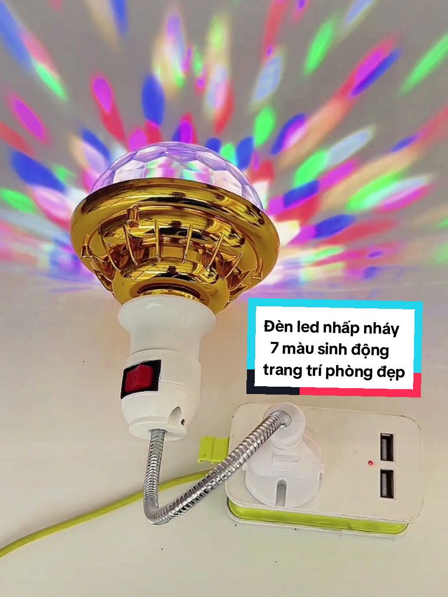 Đèn Led Nháy Chớp 7 Màu Tự Xoay Nhiều Hiệu Ứng Tia Chớp Nhấp Nháy, Đổi Màu,...thích hợp trang trí nhà, phòng thành sân khấu, phòng karaoke sinh động, với ánh đèn phủ rộng, độ bền lâu, nên được ưa chuộng trong các dịp lễ Tết, hội hè, bác nào cần thì tham khảo nhe, cảm ơn các bác! #denled #lednhay #dentrangtri #den #tet #xh #xuhuong #denled7mau #foryou 