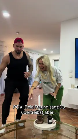 Na klar, ich übertreibe😂🙈!!! #viral #fürdich #foryou #foryoupage #fy #fyp #funnyvideos #couplecomedy #comdey 