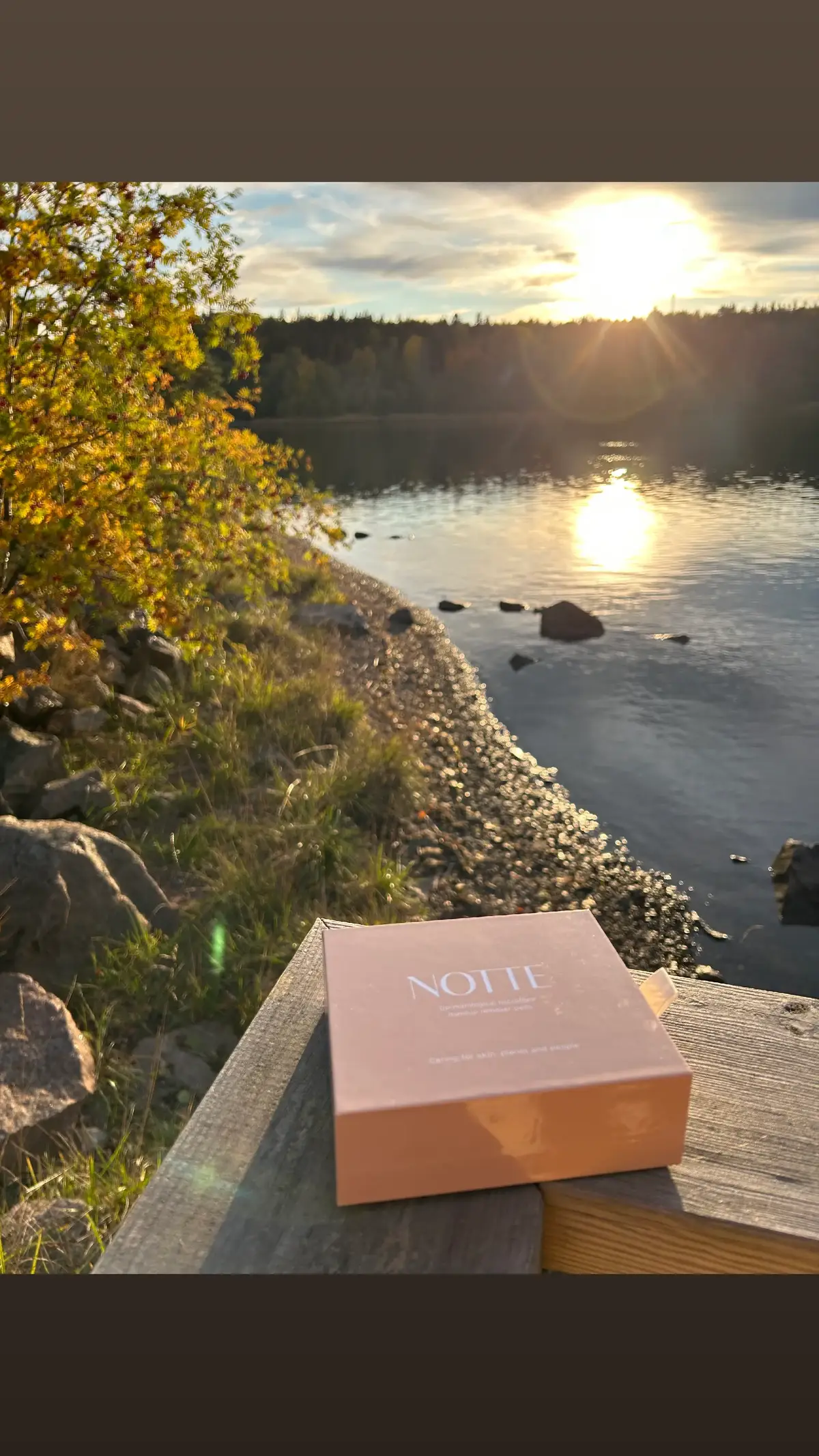 Autumn glow, eco flow. Reusable makeup pads for that crisp, clean feeling. Let the weekend unwind #notte #makeupremover