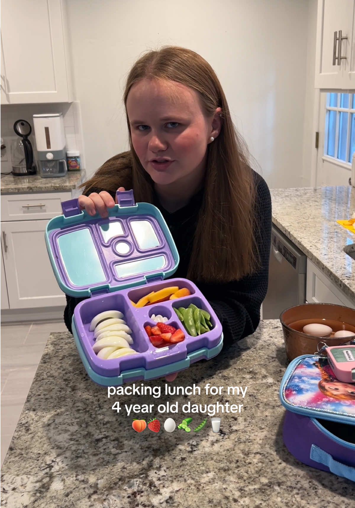 good looking lunch if you ask me- tgif!!!!!!🤪 #packedlunch #packinglunch #lunchpacking #lunchbox #lunchvibes #lunchtime #packinglunchformykid #lunchformykid #kidlunch 