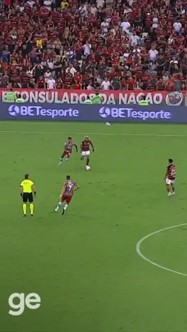 O melhor volante do Brasil🥶   . . . . . #kevindebruyne .  #passe #allan #flamengo 