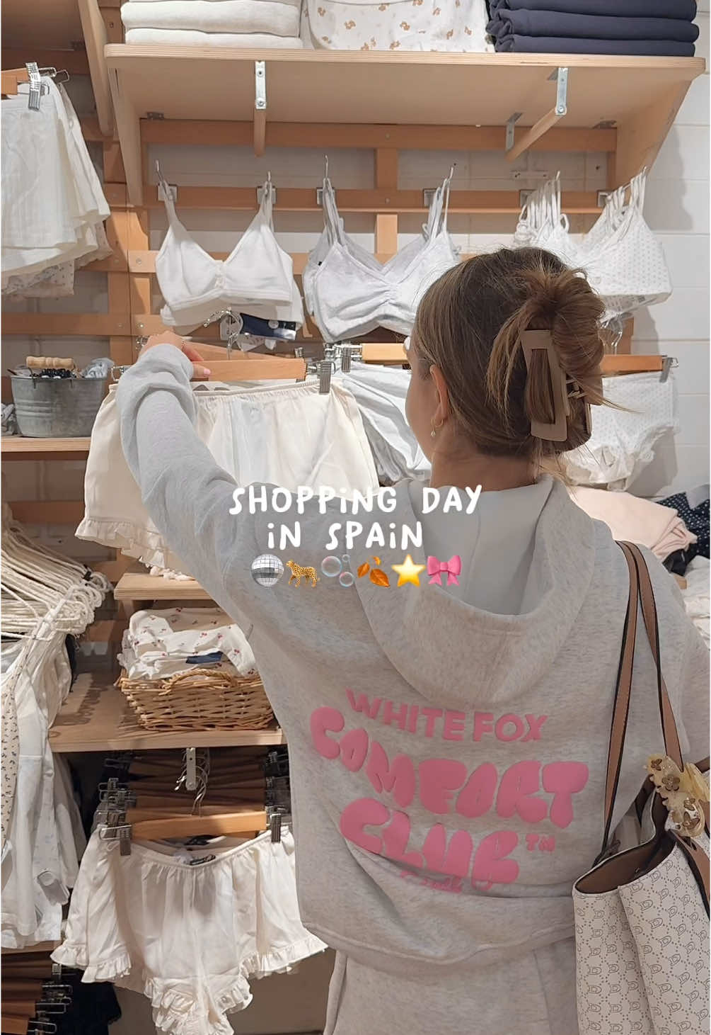 Brought a bunch of stuff!🤭🛍️ #shopping #Spain #brandymelville #Vlog #haul #fun #starbucks 