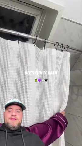 #duet A BETTLEJUICE BATH ? RIGHT IM GETTING INVOLVED ! Check my amazon storefront in the bio ! - @Glenda - IG - richardsalesofficial ad #viral #xyzbca #FYP 