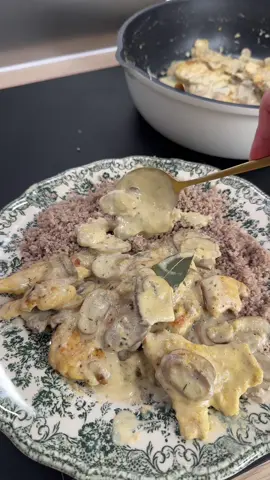 Recette toute simple poulet crème allégée champignons avec le couscous de sarrasin ! Un pur régal 😋 #tiktokfood #recettefacile 