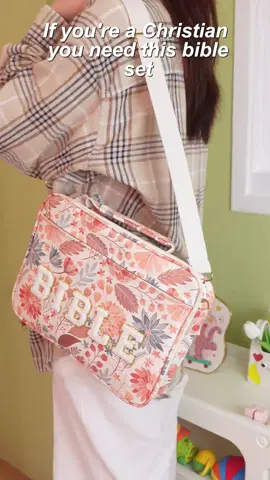OMG! My friends!🙊🙏This Bible bag is so fashionable 🙊🙏I can’t help but introduce it gain😭The video is the effect of wearing it on my back in my daily life 🙆‍♀️🙏So perfect !😭#stationery #biblestudysupplies #biblejournal #churchbag #biblebag #gift #women #christian #christmasgift #biblecase 