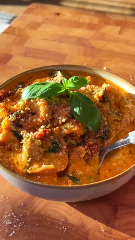 Tortellini Soup  𝐅𝐔𝐋𝐋 𝐑𝐄𝐂𝐈𝐏𝐄 𝐎𝐍 𝐌𝐘 𝐁𝐋𝐎𝐆 𝐃𝐫𝐯𝐞𝐠𝐚𝐧𝐛𝐥𝐨𝐠 𝐝𝐨𝐭 𝐜𝐨𝐦 Cookbooks, meal plans & more (7 day free trial) dr-vegan.com #veganmeal #veggierecipes #tomatosoup #tortelloni #vegan #soupdumplings #veganrecipes #souprecipes #soupseason #suppe #soup #souprecipe #pastasoup #autumnfood #plantbasedfood #comfortfood #veganfood #veganrecipe #soupseason #sweetpotatoes #easysoup #soupseason #vegetarianrecipes #easysoup #vegancomfortfood #vegetarian #wintersoup #dumplingsoup #easyveganmeals #vegandinner
