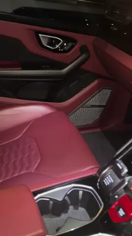 Lambirghini urus s #Lamborghini#urus#s#redred#interior#interior#strada#corsa#sport#foryoupage#viral#fyp