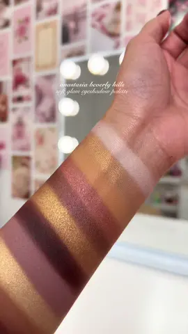 @Anastasia Beverly Hills soft glam palette ♡ I’ve wanted this palette for years, its so gorgeous 😩 #abh #anastasiabeverlyhills #abhsoftglam #softglam #softglampalette #fallmakeup #TiktokCreatorSearchInsightsIncentive #creatorsearchinsights #SpookyBeauty #TTSBeautyBesties #TTSBeautyKit #TreasureFinds  #CreatorBoostCamp #GlitzGlamGhouls #SelfCareFinds #fallbeauty #TTSBeauty #FallDealsForYou #toptieroctober #tiktokshopblackfriday #tiktokshopcybermonday #spotlightfinds #blackfridayearlydeals #blackfridaydeals #blackfriday 
