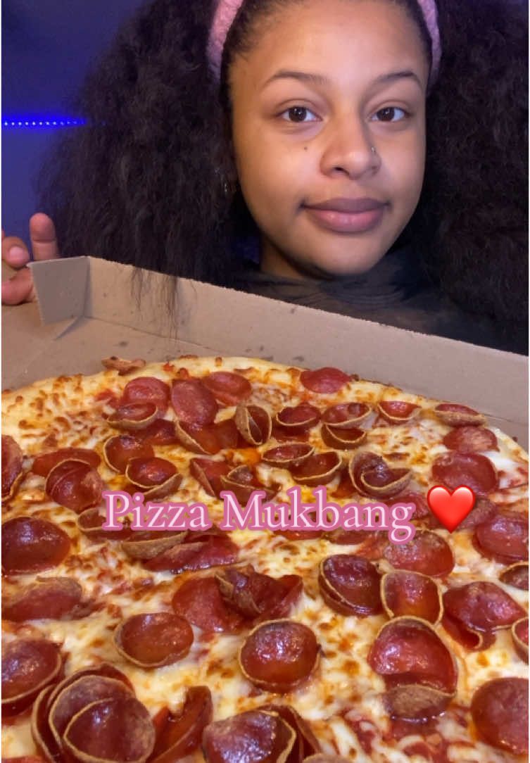 Pizza Mukbang❤️❤️❤️❤️❤️#fypppppppppppppppppppppppp #fypppppppppppppp #fypageシ #fypp #viral #viralvideo #mukbang #mukbangeatingshow #asmrsounds #asmr #asmrtiktoks #asmrfood #mukbangvideo #viraltiktok #pizza #pizzalover 
