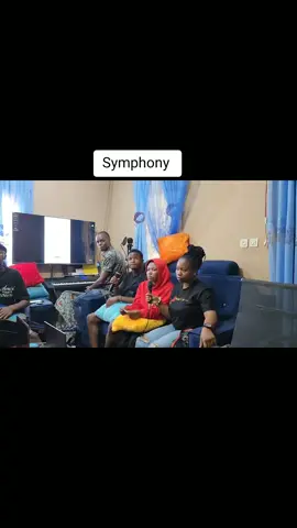 One voice, One heart❤️ , one symphony 🎼🎶🎵 Full video on our YouTube page : The UBa Choir  #ubachoir#cameroontiktok🇨🇲 #choralmusic#commonwealth #commonwealthresounds #fyp #viralvideo #symphony#musica #acapella 