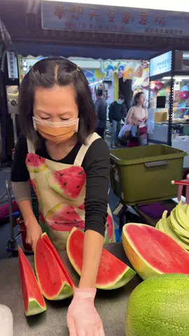 시원한 우유 수박주스 Watermelon milk juice ♟️ Raohe Street Night Market [菓匠銅鑼燒] #라오허제야시장 #수박주스 #수박우유 #길거리음식 #taiwanesefood #watermelonjuice #watermelonmilk #raohenightmarket #taiwanstreet 