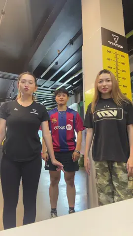 គ្រូពេលជុំគ្នាគេធ្វេីអី?? 😂#coachsneang #fypシ゚viral #Lifestyle #trend #dance @Alex Gofit 