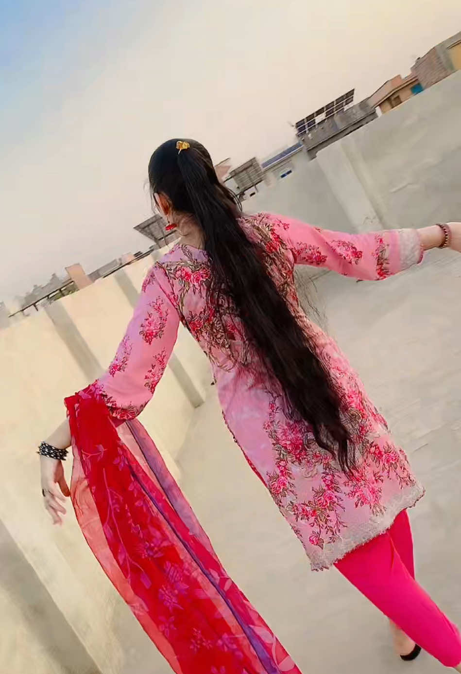Kia ho gaya🤷‍♀️😅♥️ @🌹Laiba Queen🌹 #laibaqueen009 #foryou #trendingvideo #viralvideo #1millionviews 