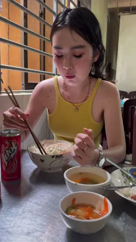 អោយ​តែ​បាន​ញាំគឺសប្បាយហេីយស្រួលចិញ្ចឹមណាស់ #idol 