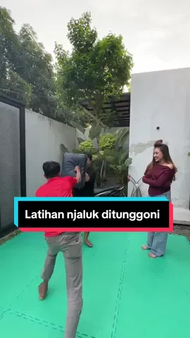 Latihan Persiapan fighting  #ridhannandari #pengusahamuda #nganjuk #pengusahasukses #dancell #jolotundonganjuk #beblek #podcast @JIMBUN @BOCAH PRO NGANJUK 