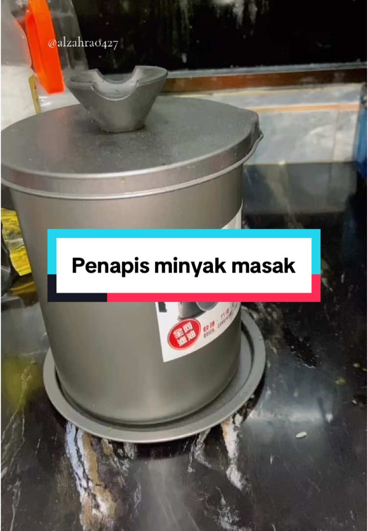 Boleh tapis banyak minyak masak yang dah digunakan. #minyakgoreng #minyakmasak #oil #oilfilter #fyp #dapur 