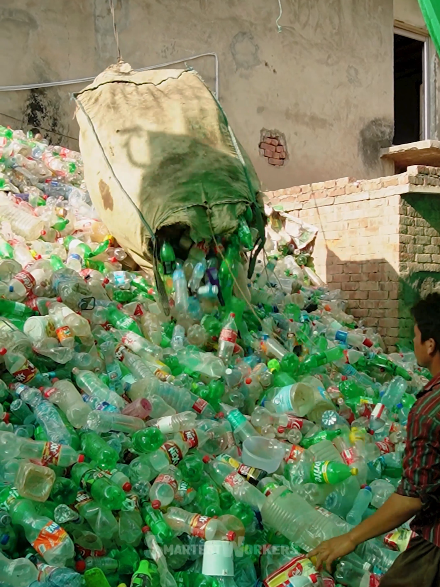 The Magic of Recycling: Turning Plastic Bottles into New Products!