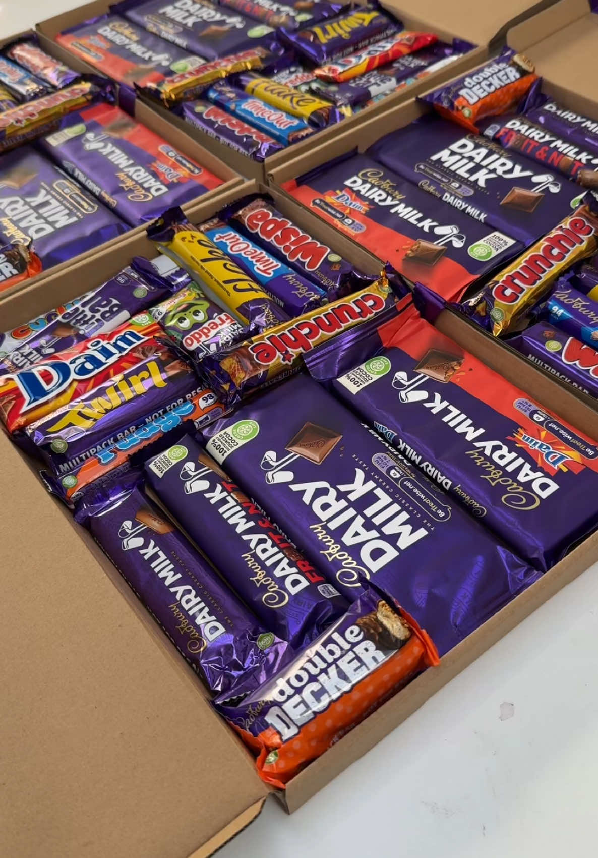 Pack 4 Cadbury Hampers with me!🎁🤎🍫 #chocolate #gift #giftideas #hamper 