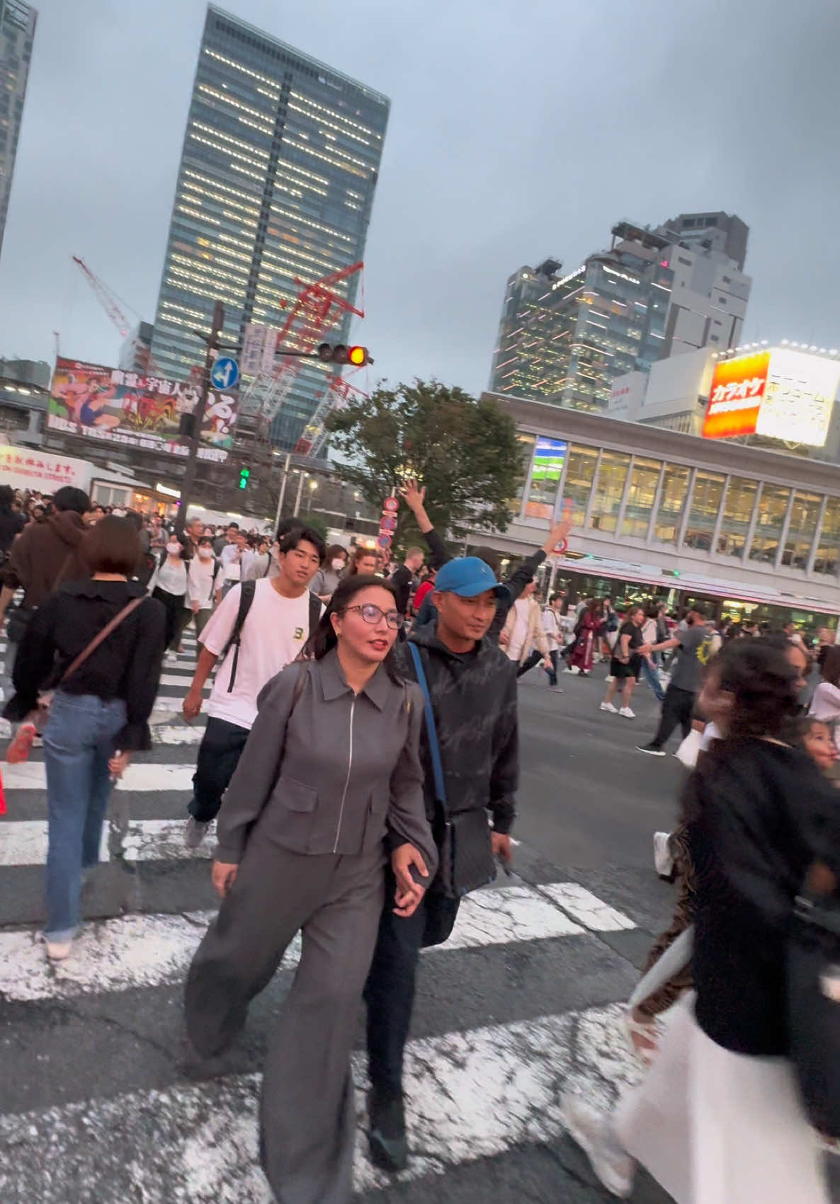 Scramble crossing experience! #shibuyacrossing 