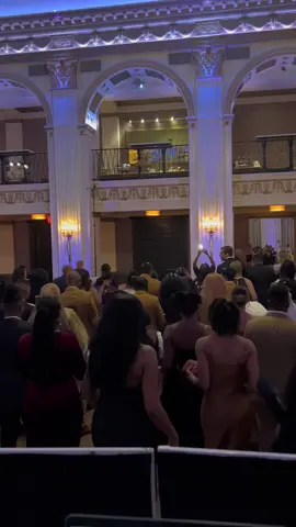 Dont worry, we’ll pack the dance floor all night. #DJ #weddingtiktok #weddingdj #weddingdjs #philly #phillydj #njwedding #tristate #djlife #wedding #philadelphia 
