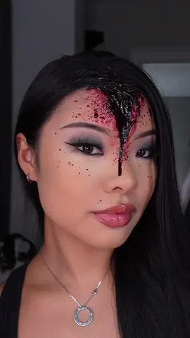 Split head ✨ @mehronmakeup  . . #sephora #ulta #trending #makeuptutorial #halloween #halloweenmakeup #mehron  #spooky #creative #viral #stitches #splitheadmakeup #splitheadspecialfx #sfx 