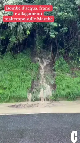 #maltempo sulle March, bombe d'acqua e nubifragi hanno causato frane e allagamenti soprattutto nella zona del Pesarese e dell'Anconetano. L'acqua è entrata anche in un mezzo pubblico, l'autostrada A14 è rimasta chiusa a tratti.  #corriereadriatico #maltempo #alluvione #marche