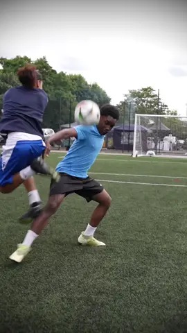 This should be illegal 😮‍💨😳 #thestreetzfootball #football #skills 