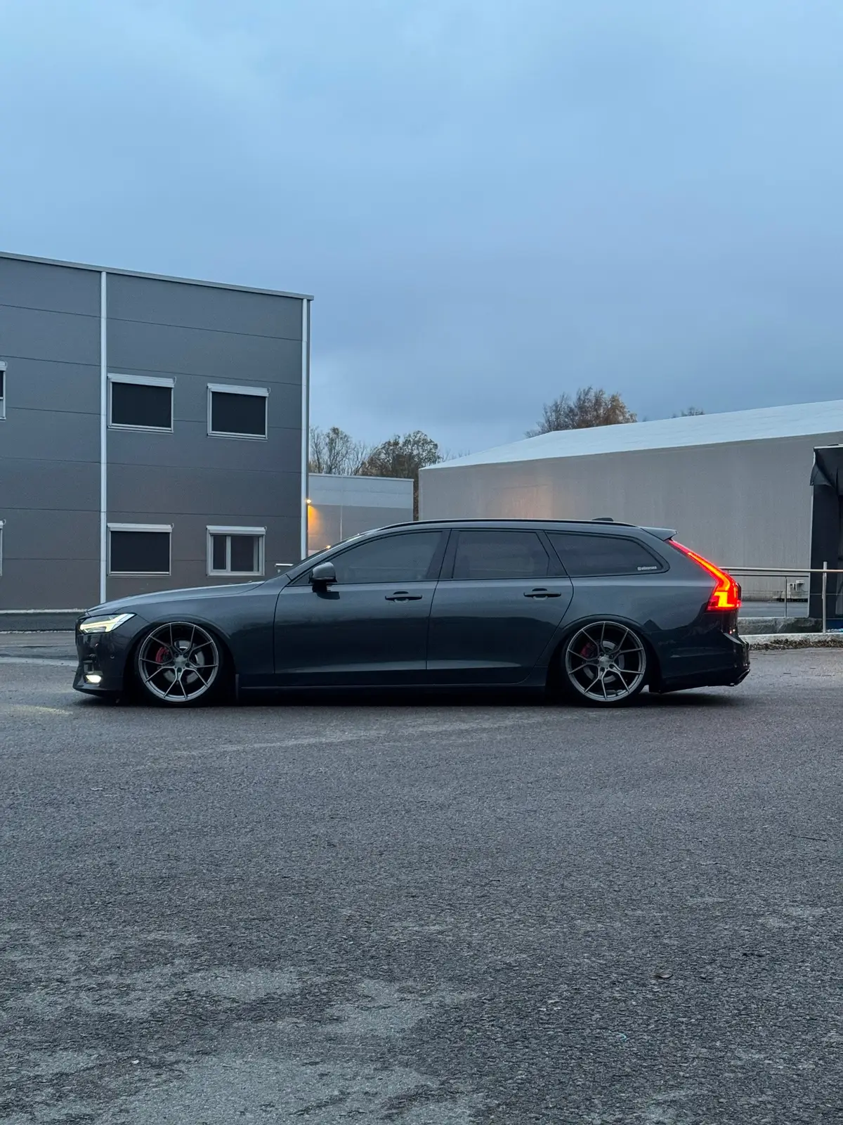 #foryou #foryoupage #volvo #volvov90 #volvoownersclub #volvoofinstagram #minttu  #volvowagon #static #wagonnation #aooddav#tvolvolove #volvogram #volvoshots #cargram #carlife #carlove #sweden #volvocarslif #bagged #baggedwagon #stanced #airliftperformance #volvolove #loweredcars #stance #slammed #fitment #dope