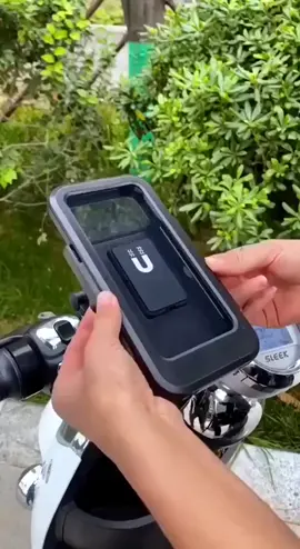 Dê uma olhada em Suporte Capa Moto Bicicleta Prova D'água Impermeável 360° . Compre na Shopee https://s.shopee.com.br/3ApX8wNTBx