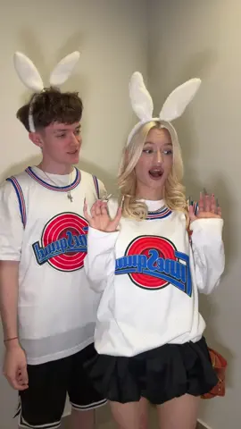 hi! my name is Lola bunny 🐰 #fypage #fyp #couple #viral 