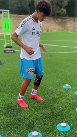 🔥 ¡CRISTIANO RONALDO JUNIOR A TOPE! 🎥 @julerson #deportesentiktok #tiktokfootballacademy 