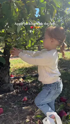 It was so nice out today, a perfect fall day 🥧 #MomsofTikTok #momlife #momanddaughter #applepicking #fall #family #teenpregnancy #teenmom #baby #toddler 