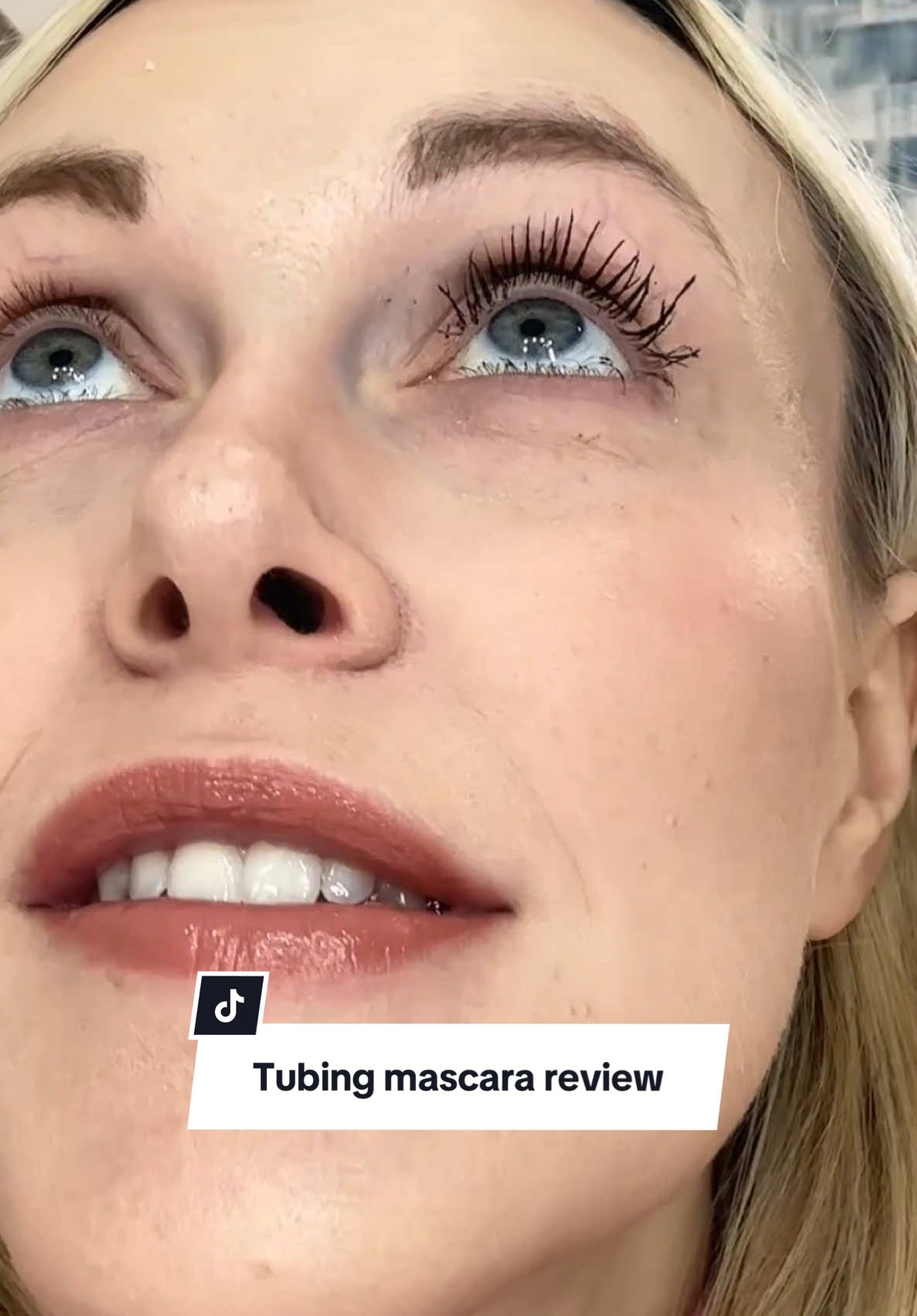 This tubing mascara is a total game-changer! 🙌 It comes in a bundle with a felt tip eyeliner and gives you up to 24 hours of flake-free, smudge-free wear. The best part? It comes off easily with just water when you're ready to remove it! If you're looking for tubing mascara hacks or a long-lasting option that won’t budge, this tubing mascara bundle is a must-have. 💕 #kvdbeauty #kvdmascara #tubingmascara #mascara #mascarareview 