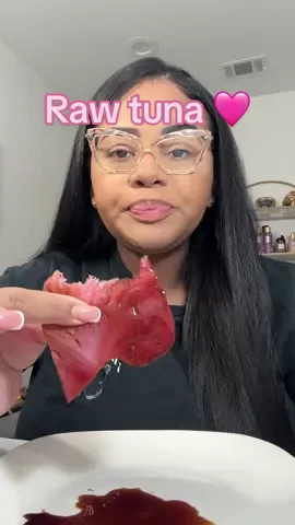 Tuna!!! 🩷🩷  #tunasteak #rawfish #fish #fypシ #fypツ #viralvideo #viralpost 