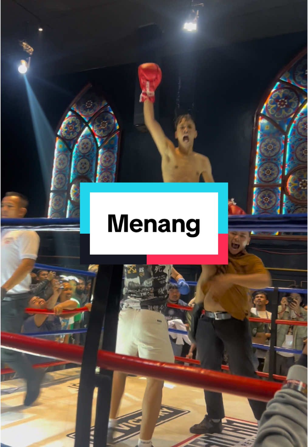 Walaupun tangan kiri cedera.. kitas gass sampai akhir 🔥 #billyfachrullubis #boxing #berantammedan #upperground 