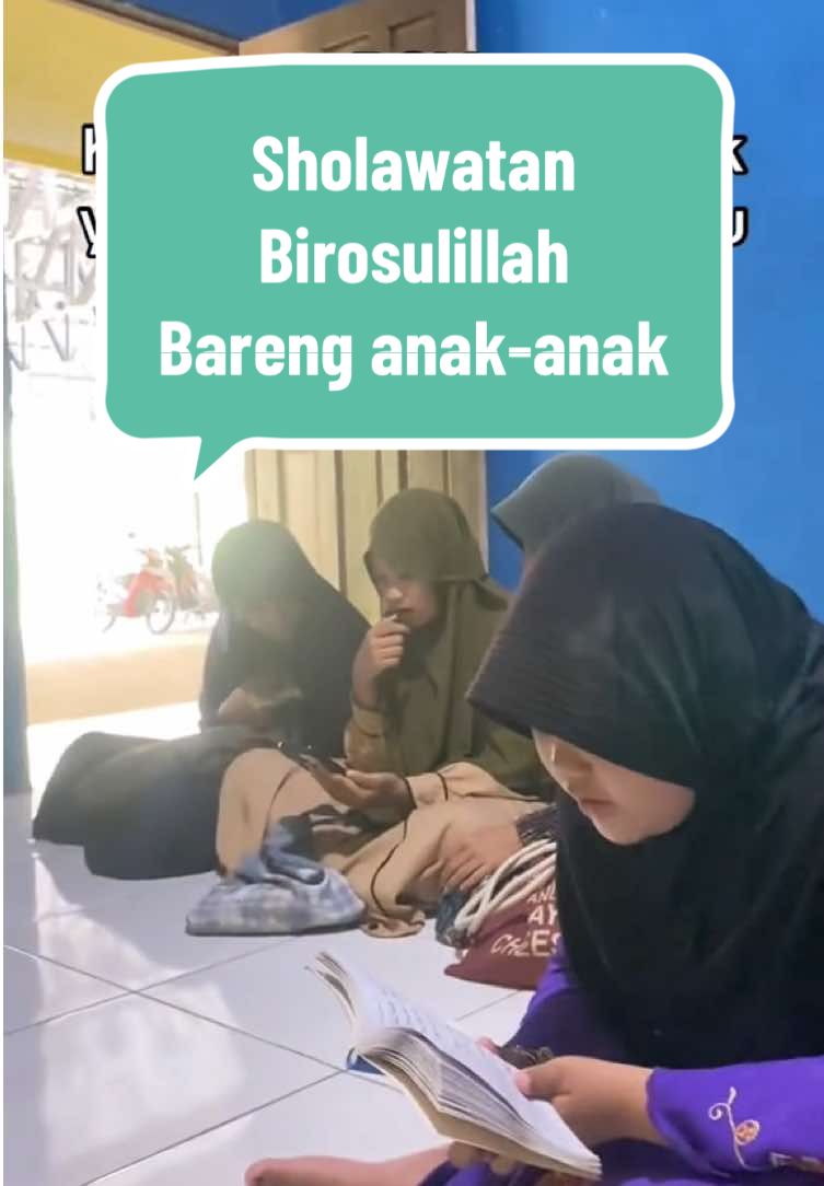 Kita usahakan anak-anak yang hobi sholawatan itu. InsyaAllah😇🌷 . . . #sholawatan #sholawatnabi #sholawatan_yuk #birosulillahiwalbadawi #sholawatbareng #anaksholehah #fypシ #masukberanda #foryoupage #VoiceEffects 