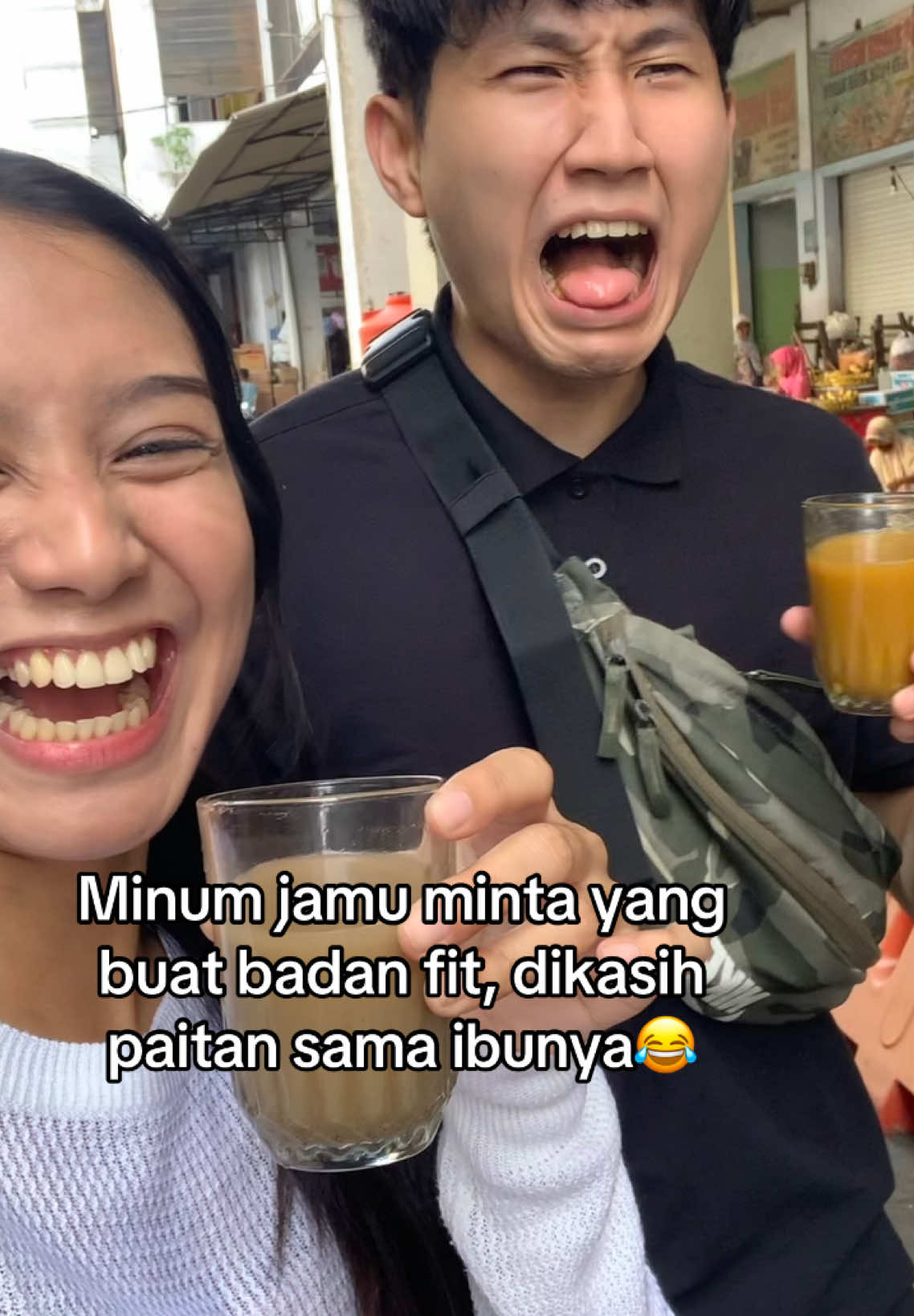 Minum jamu paitan kok disruput😂 dipikir es dawet😂😂😂