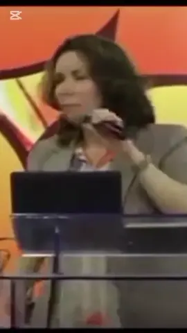 A pastora Sarah Sheeva foi tomada por Deus numa pregação que fez na igreja de Flordelis. #fy #igreja #jesus #pregacao #pregacaoforte #cristo 