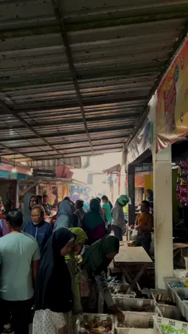 Hunting Pasar Kembangsari , October 2024 #huntingpasar #shotoniphone #pasartradisional #cinematic 