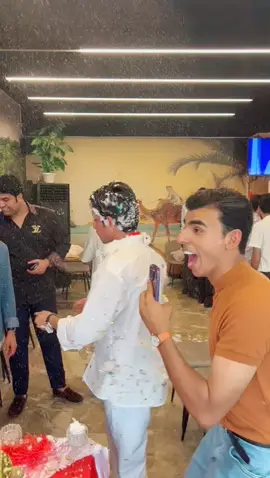 تيم النويسه التكتيكي🤝😂😅#حفلات #بغداد_العراق #ترند_تيك_توك #اعيادميلاد🎈🎊🎁 #رقص_شرقی #شباب #الشعب_الصيني_ماله_حل😂😂 #ريلز 