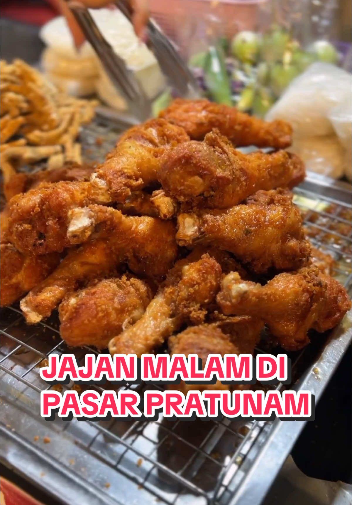 Jajan malam-malam di Pasar Pratunam emang seru ya . . #fyp #serunyakuliner #kulinerindonesia #jelajahkuliner2 #kulinerviral #kulinerbangkok #pratunammarket