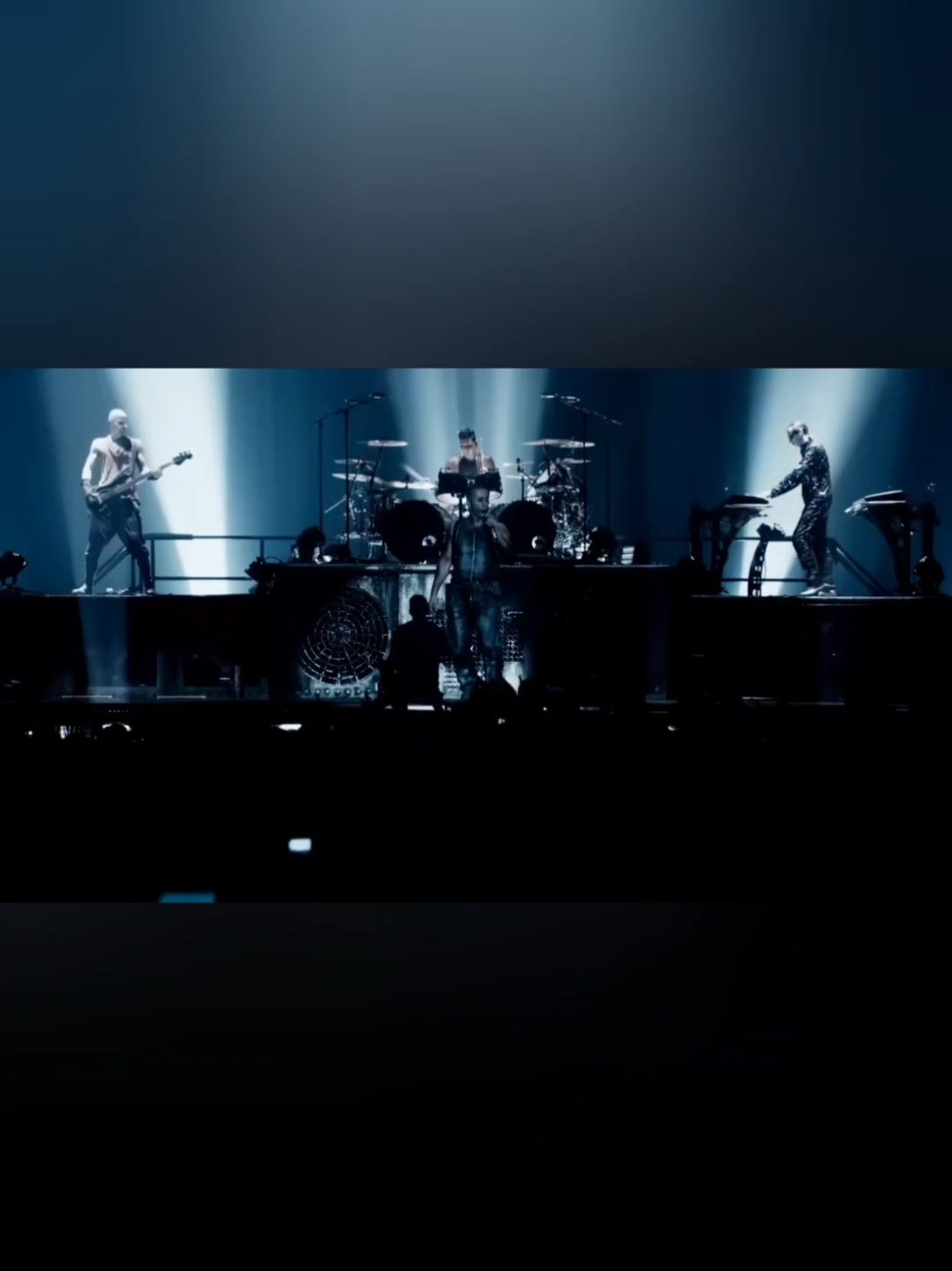 Rammstein • Говновоз #rammstein #говновоз #ai #aicover #duhast 