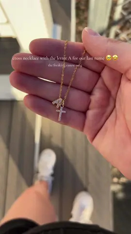 the cutest necklace #fyp #jewelry #crossnecklace #christiantiktok #christian #believer #Relationship #falldealsforyou #ttshop #tiktokshop #pregnant #sunday 