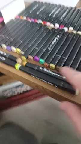 This marker set is a great gift for Christmas #marker #markers #artistmarkers #dualtipmarkers #markerpen #markerpenset #markerset #artsupplies 